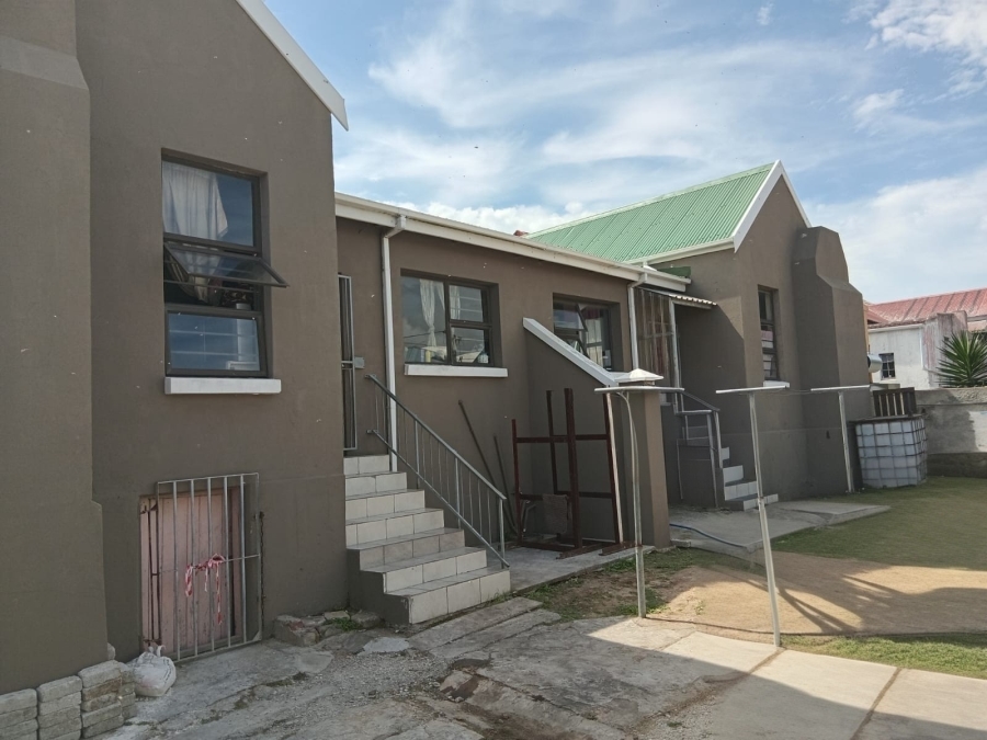 8 Bedroom Property for Sale in Sydenham Eastern Cape